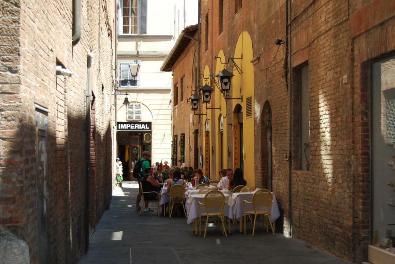 Hotel Antica Dimora Del Buongoverno Siena Exterior foto