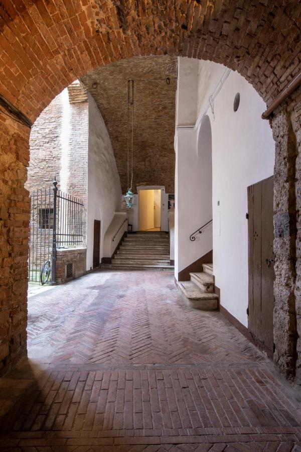 Hotel Antica Dimora Del Buongoverno Siena Exterior foto